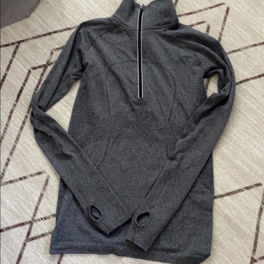 Lululemon top